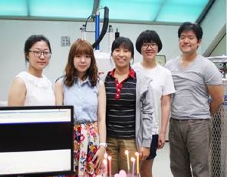 6th birthday of Varian solid-state NMR